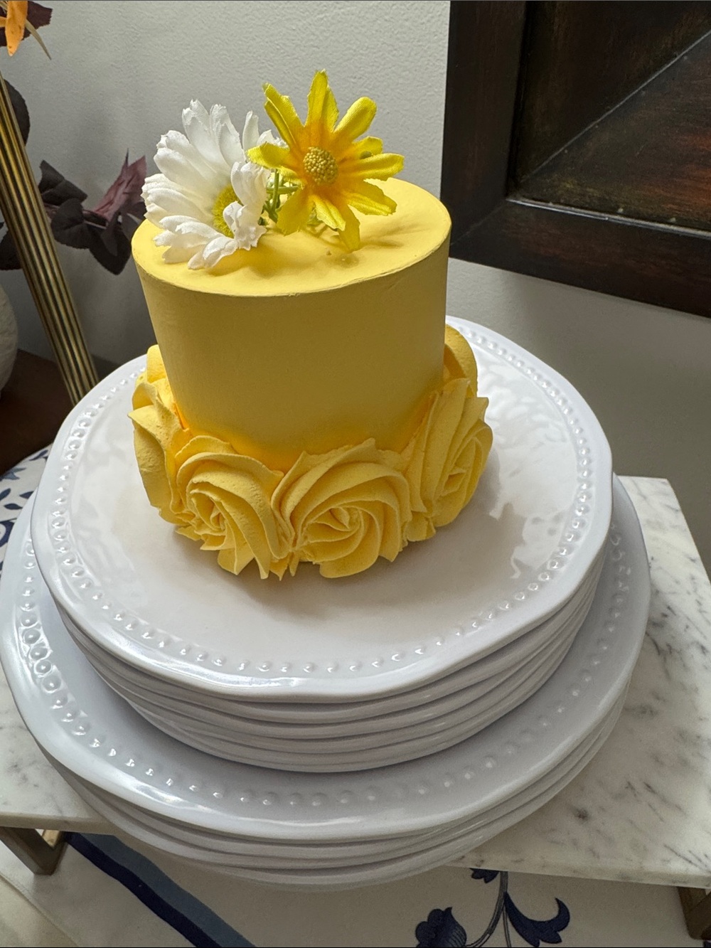 Melamine Plates  & Yellow Floral Decorative Faux Cake